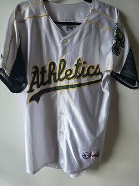 Vintage Majestic Oakland A’s Baseball Jersey White MLB Satin Medium Stitched